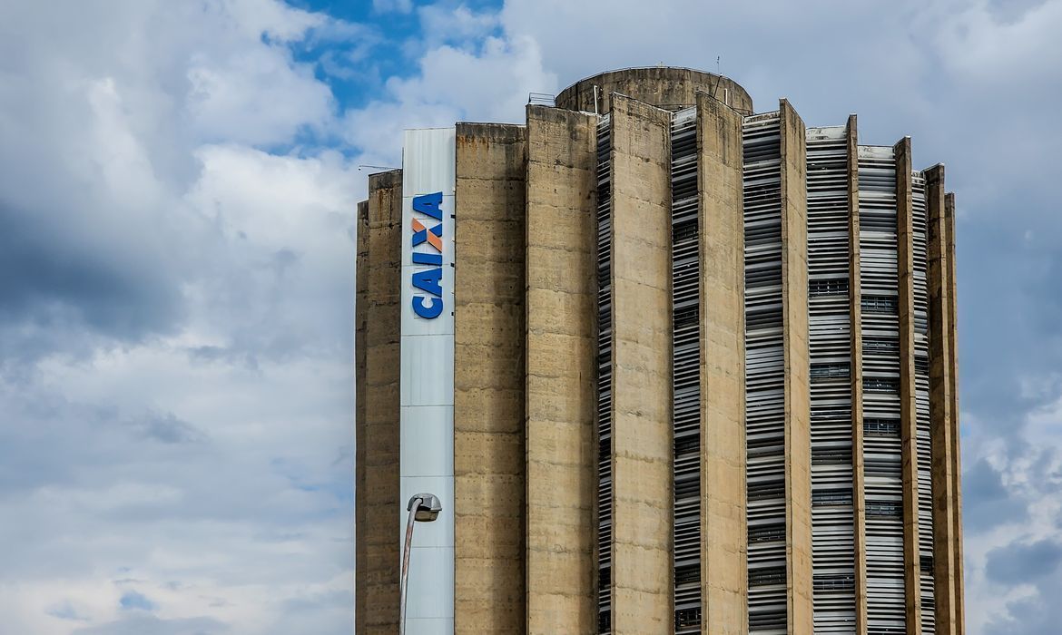 Concurso da Caixa: com salário de até RS 15 mil, inscrições terminam nesta segunda-feira (25)