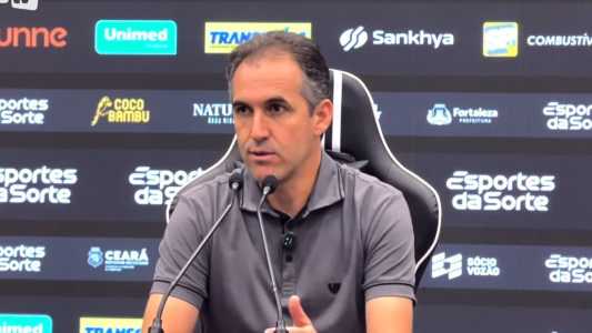 Léo Condé, técnico do Ceará, em entrevista coletiva na Arena MRV