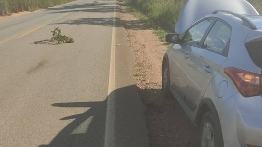 Condutor foi atropelado enquanto tentava consertar veículo