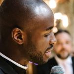 Os anjos voam porque não se levam a sério