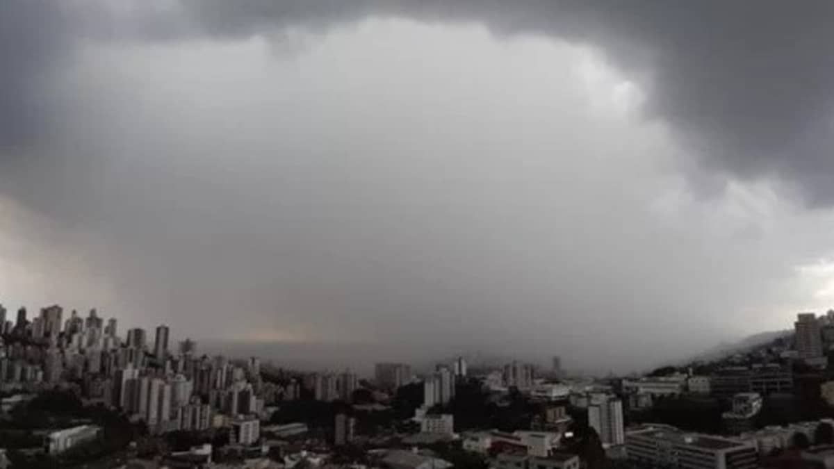 Mais de 300 cidades de Minas estão sob alerta para chuva com ventos de até 100 km/h; veja lista 