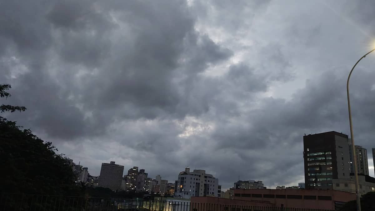 Previsão do tempo: Inmet emite alerta de chuva para 146 cidades de Minas nesta sexta (28)