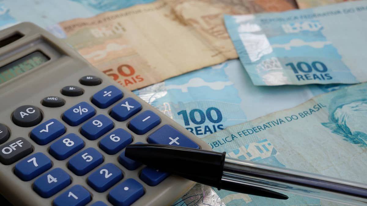 Quando começa a restituição do Imposto de Renda 2025? Confira a ordem dos pagamentos