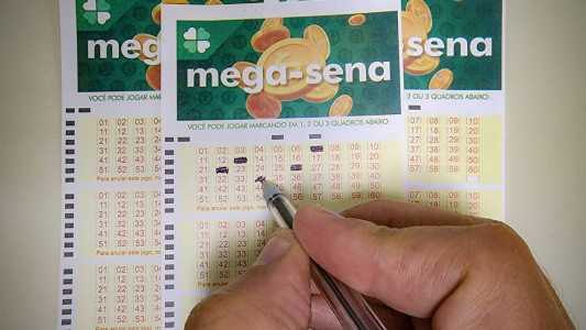 Confira as dezenas sorteadas neste sábado (14) na Mega-Sena