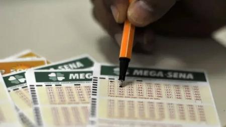 Confira as dezenas sorteadas na Mega-Sena neste sábado (21)