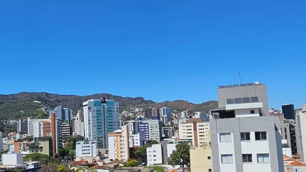 Defesa Civil de BH emite alerta para onda de calor com termômetros acima de 32ºC até a próxima quarta 