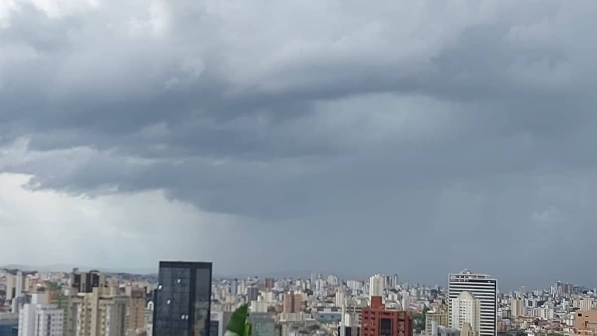 Chove em Belo Horizonte; confira regiões e recomendações da Defesa Civil