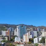 Previsão do tempo: dia deve ser de sol e com termômetros marcando 33ºC em BH