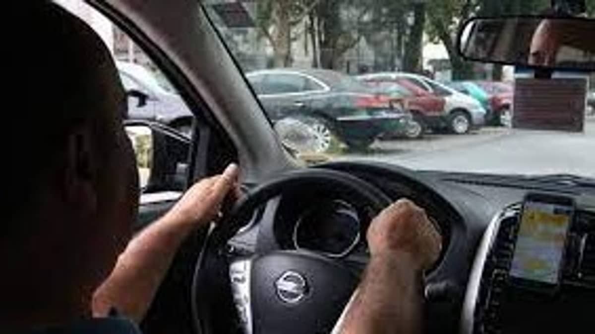 CRLV 2023: documento começa a ser cobrado para novo grupo de motoristas