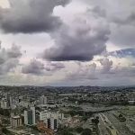 Chove forte em Belo Horizonte e Defesa Civil emite alerta; confira