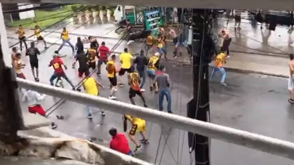 Violência: uniformizadas organizadas de Sport e Ceará brigam no Recife