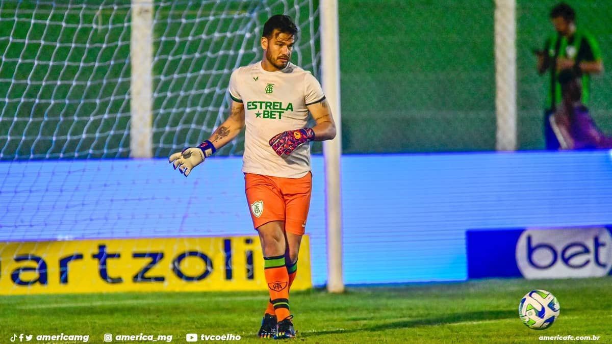 Partida entre América e Tocantinópolis é retomada após mais de uma hora por apagão no estádio