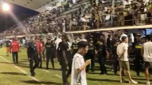 Confusão aconteceu no gramado do Mamudão, em Governador Valadares