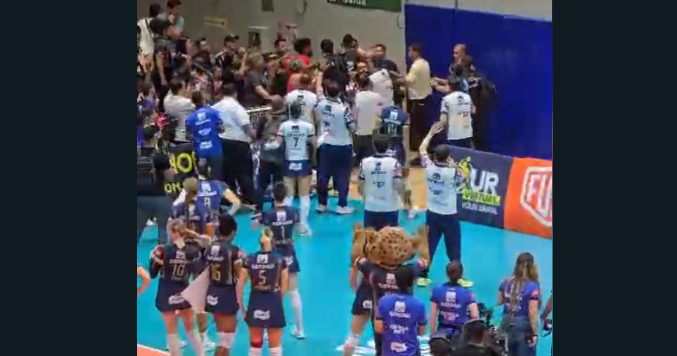 Superliga Feminina: veja imagens da confusão após vitória do Minas sobre o Osasco