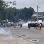 Acesso da torcida do Boca Juniors ao Maracanã tem confusão e bombas