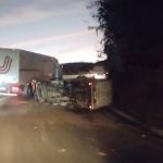 Vídeo: caminhão tomba na BR-381 no sentido Vitória e congestionamento passa de 6 Km  