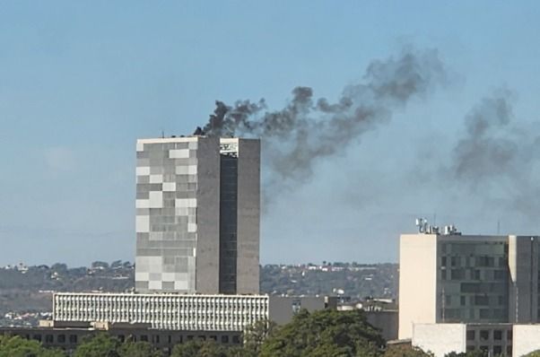 Simulação de incêndio no Congresso Nacional surpreende desavisados em Brasília