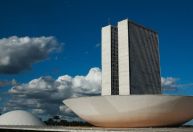 Câmara instala comissão para discutir PEC que acaba com escala 6x1