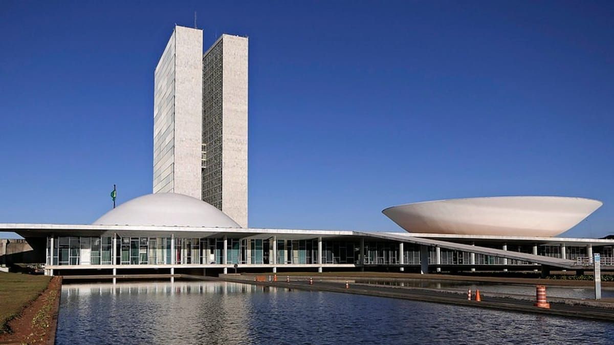 Líderes do governo se reúnem nesta tarde para debater relação com o Congresso