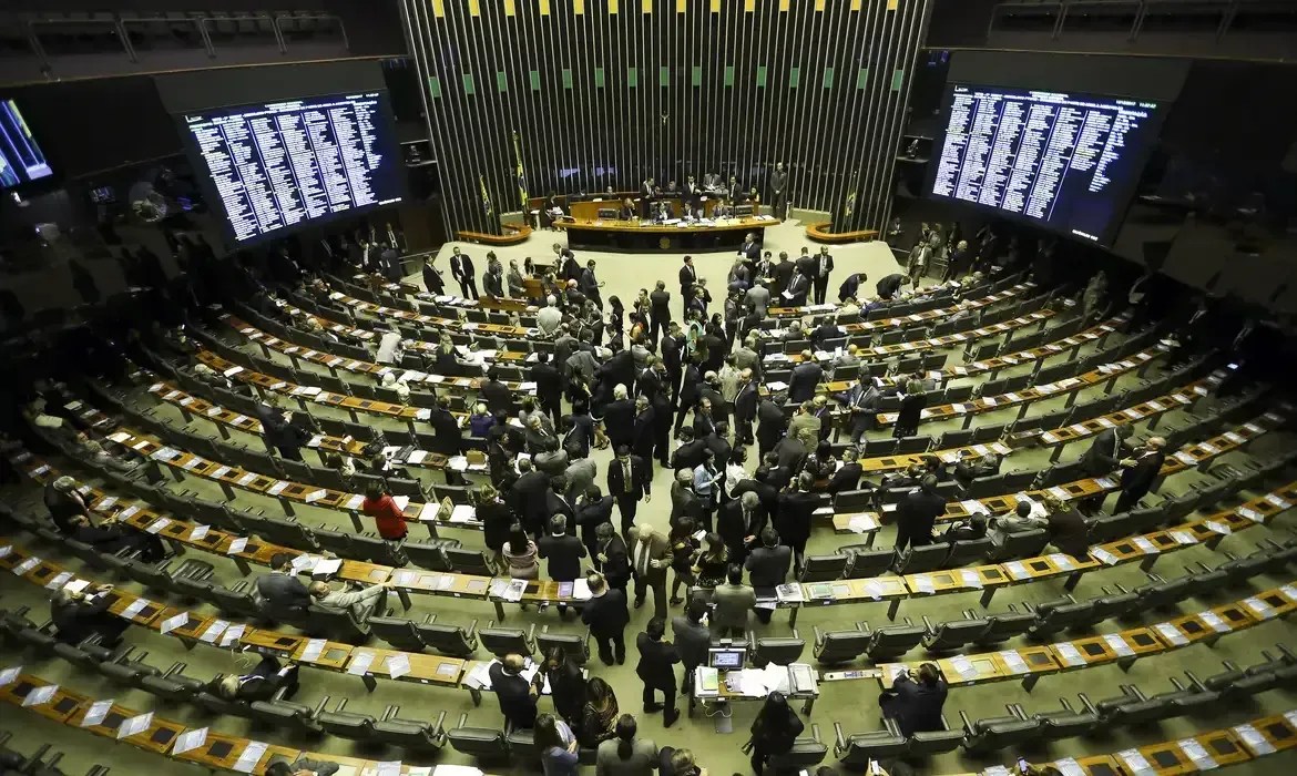 Especulações pré-eleições começam, mas mulheres seguem escanteadas das presidências do Congresso