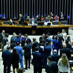PL do Veneno: Congresso derruba veto de Lula, e registro de agrotóxicos caberá ao Ministério da Agricultura