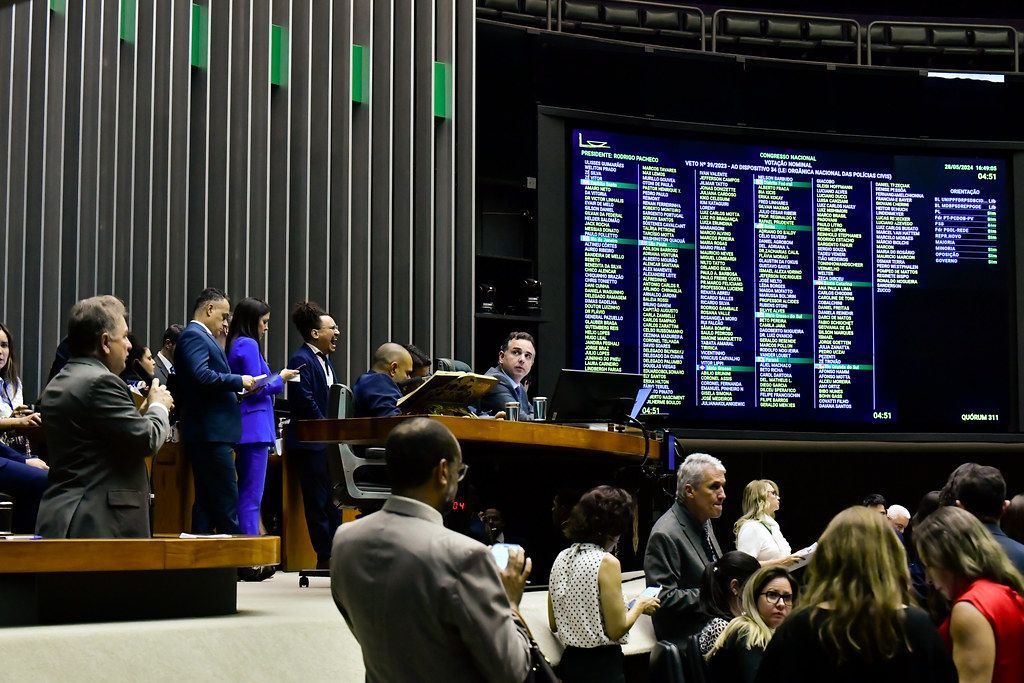 Congresso derruba veto de Lula e põe fim às saídas temporárias de presos no regime semiaberto