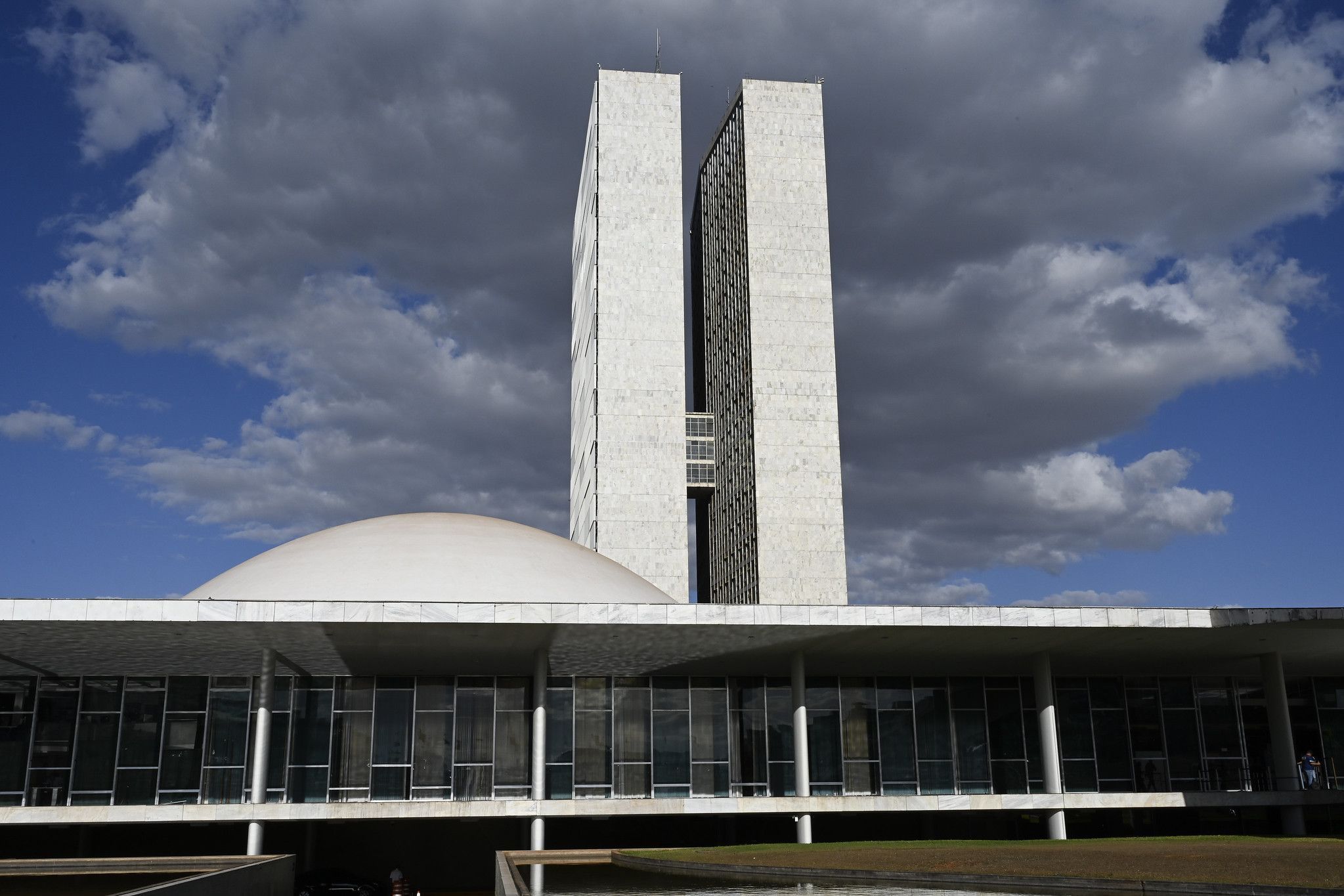 Nova versão da PEC da Blindagem propõe voto secreto e limita prisão em flagrante