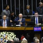Com presença de Lula e Barroso, Congresso promulga Reforma Tributária