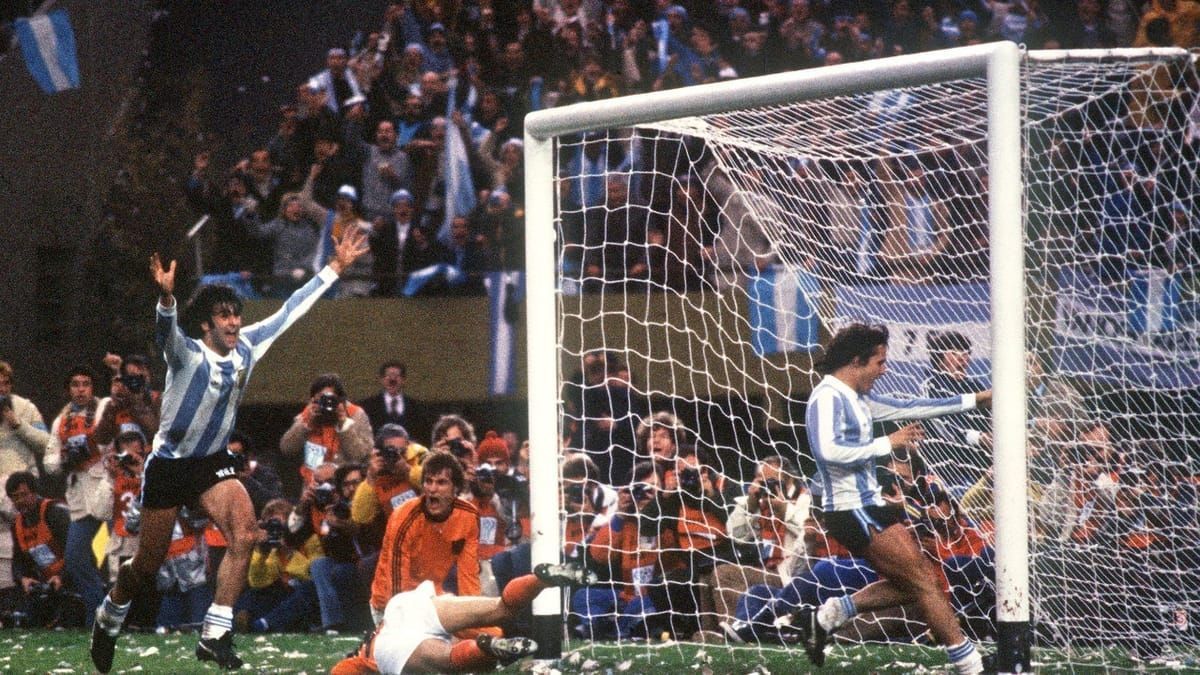 Copa do Mundo: algum jogador já foi campeão e artilheiro em casa numa edição de Copa?