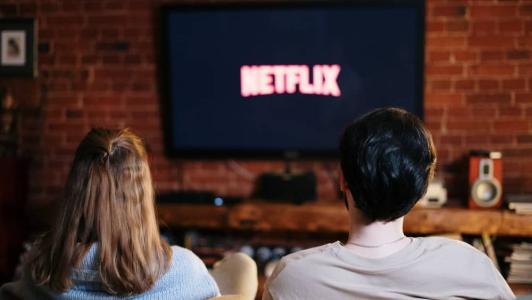 Conheça opções de filmes e séries para o Halloween