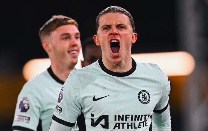Com show de Gallagher, Chelsea vira sobre o Crystal Palace e encerra jejum no Inglês