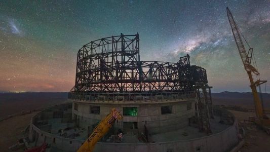 Construção de telescópio revolucionário no deserto do Atacama com espelho de 39 metros está 50% concluída; veja fotos.