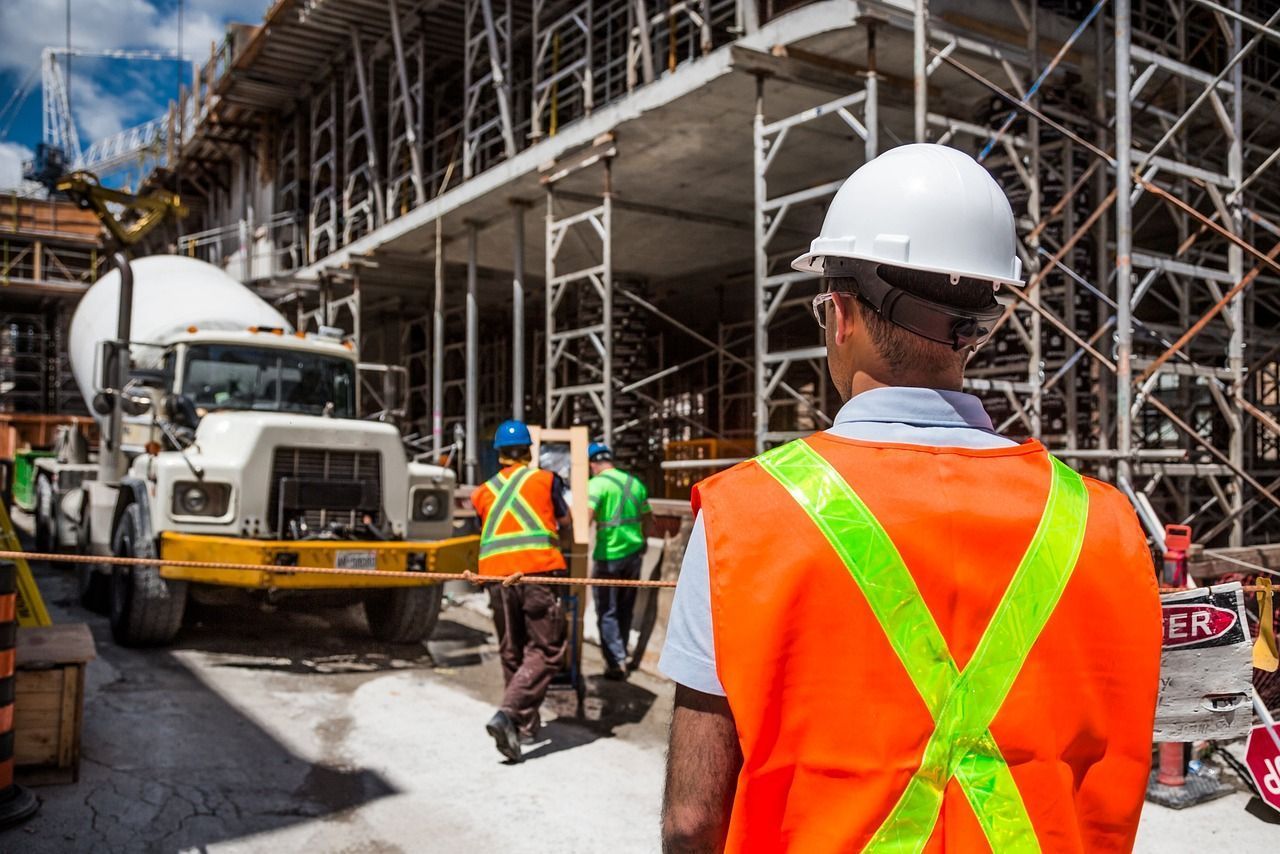 Construtora de BH é condenada a R$20 mil por contratação de adolescente em obras