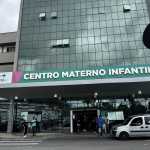 Menino atropelado por mulher que achou ter atingido 'entulho' continua internado em Contagem (MG)