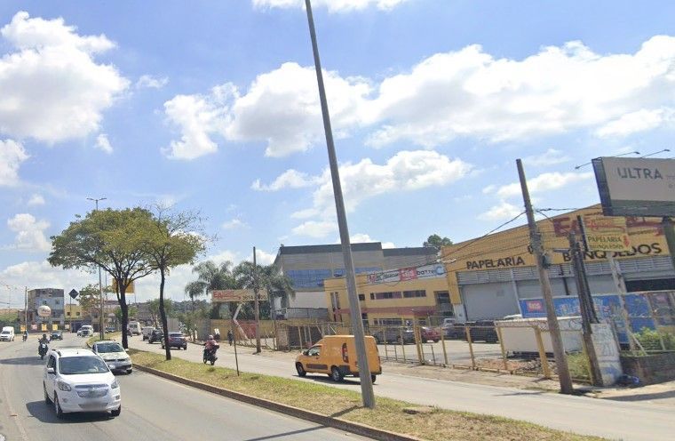 Motorista faz manobras perigosas na Via Expressa e é preso com quase 500 pinos de cocaína na Grande BH