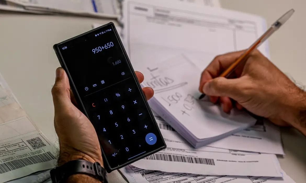 Mais de 180 mil mineiros poderão quitar dívidas com 99% de desconto em ação do Serasa