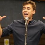 'Voltando, mas com tornozeleira virtual', diz Nikolas após decisão de Moraes