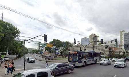 Obra da Copasa complica o trânsito na região Centro-Sul de BH