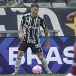 Saravia vislumbra renovação com o Atlético: 'Desfrutando cada momento'