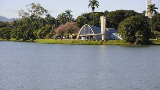Contratos de limpeza da Lagoa da Pampulha (foto) desencadearam crise entre Executivo e Legislativo
