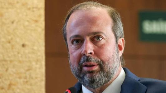 Convocação aprovada nesta terça-feira (31) exige a presença do ministro Alexandre Silveira na Comissão de Minas e Energia