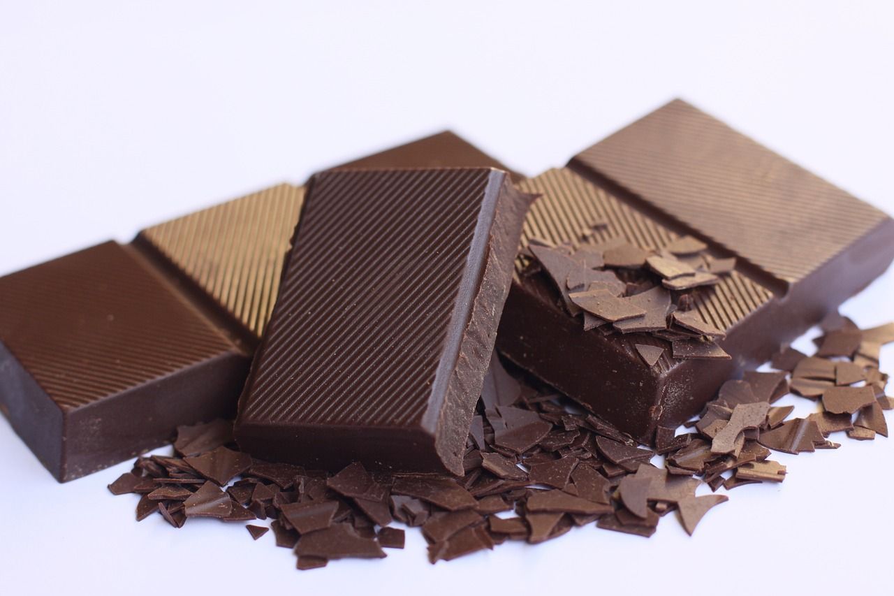 Preço do cacau triplica e ameaça produção de chocolates no país; entenda