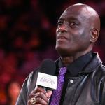 Los Angeles Lakers aposenta número de jogador histórico dos anos 1980