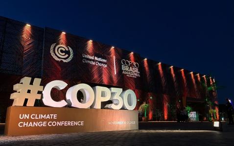 Perímetro do evento amanheceu com maior policiamento e nova disposição de bloqueios