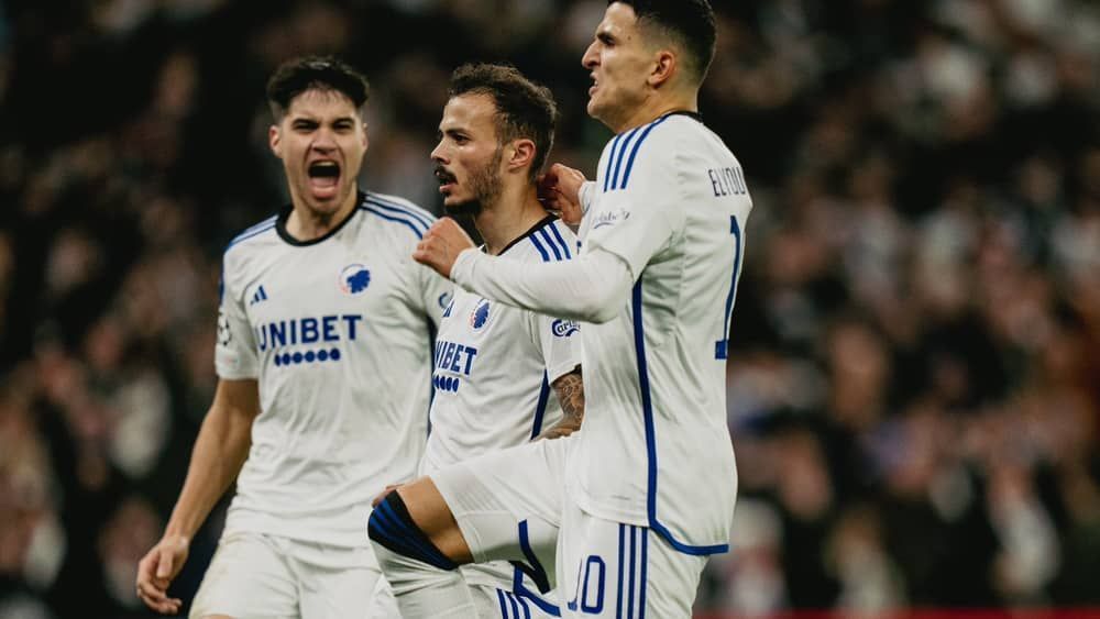United abre vantagem, mas sofre a virada e se complica na Champions League 