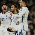 United abre vantagem, mas sofre a virada e se complica na Champions League