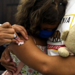 Coqueluche: com casos da doença neste ano, estado convoca população para tomar vacina