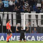Corinthians vence Nacional-PAR fora de casa e embola grupo na Sul-Americana