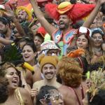 Cordão do Boitatá desfilou no Rio de Janeiro neste domingo (19)