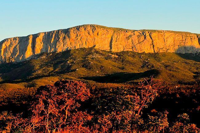 Mineradoras são alvo do MPMG por atividade na Serra do Espinhaço e indenização chega a R$ 82,6 milhões